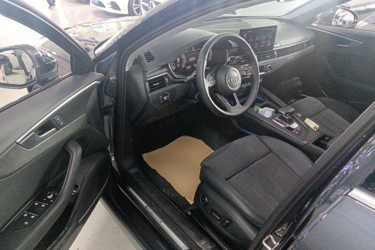 Used Audi A4 2022 allroad quattro Interior 3