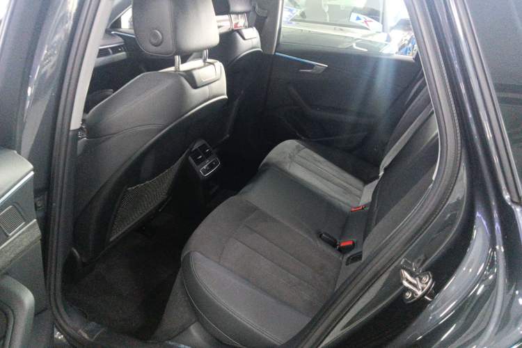Used Audi A4 2022 allroad quattro Interior 4