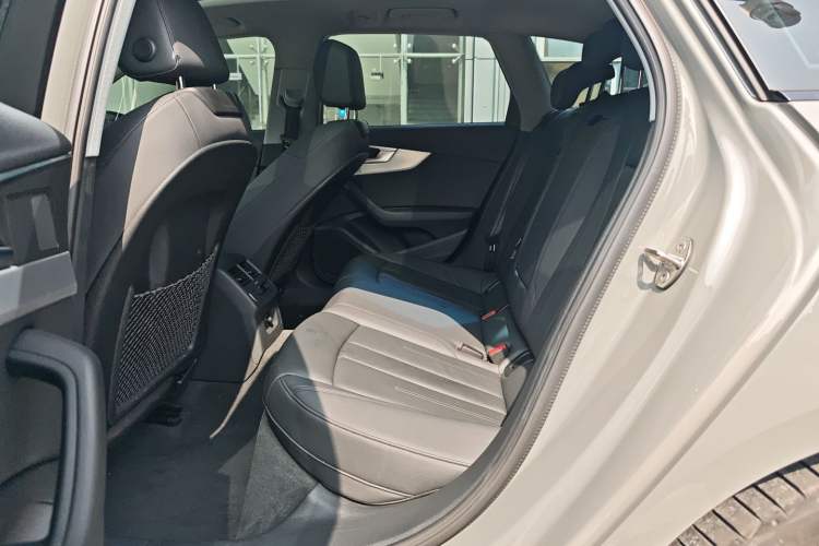 Used Audi A4 2022 Avant 40 TFSI Fashion Dynamic Model Interior 4