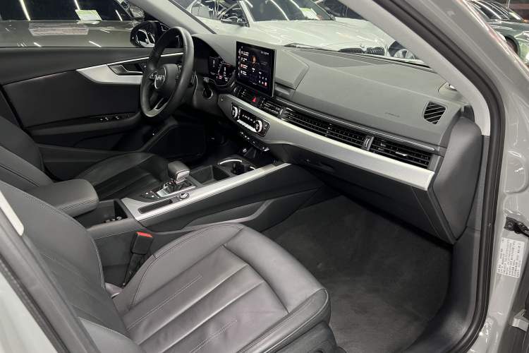 Used Audi A4 2022 Avant 40 TFSI Fashion Dynamic Model Interior 5