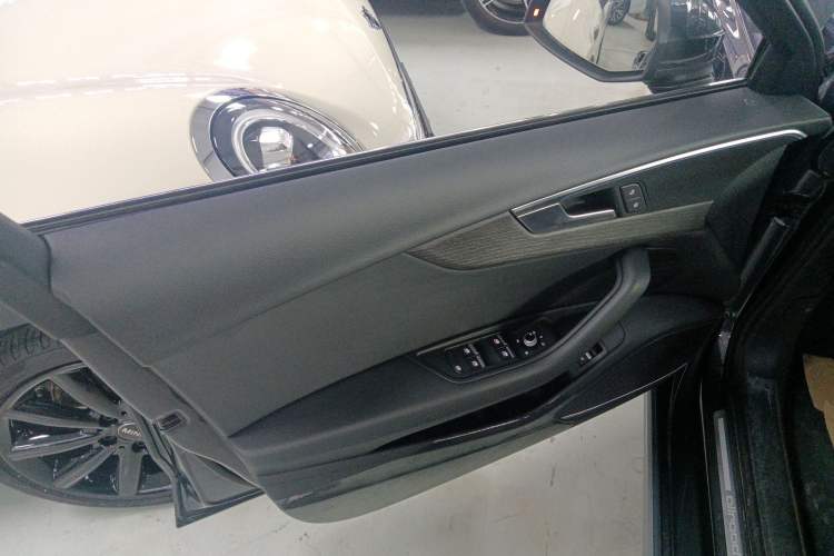 Used Audi A4 2022 allroad quattro Interior 7