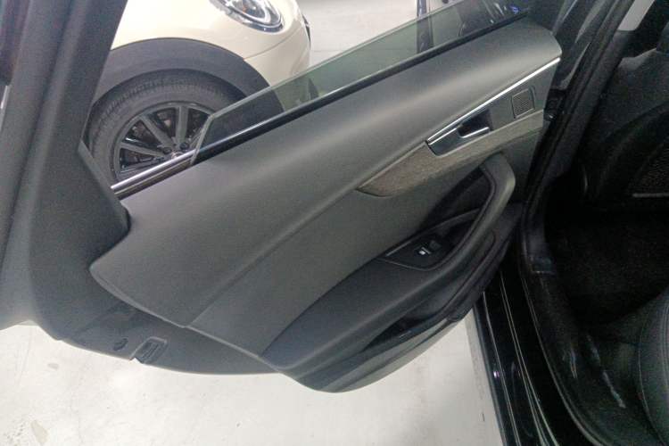 Used Audi A4 2022 allroad quattro Interior 8