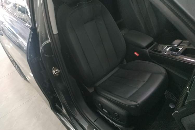 Used Audi A4 2022 Avant 40 TFSI Fashion Dynamic Model Right Front Seat