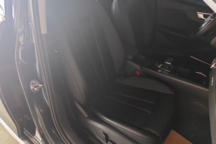 Used Audi A4 2022 allroad quattro Right Front Seat