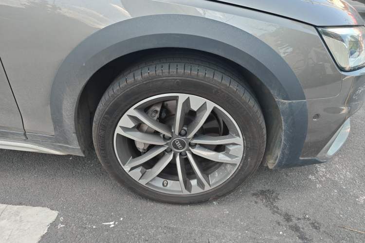 Used Audi A4 2022 allroad quattro Snow Sports Edition Right Front Wheel Hub