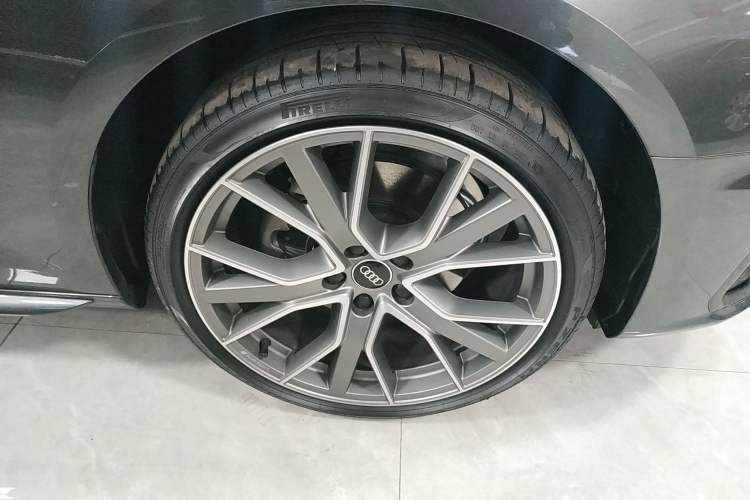 Used Audi A4 2022 Avant 40 TFSI Fashion Dynamic Model Right Rear Wheel Hub