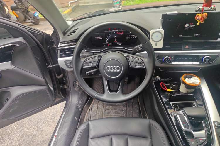 Used Audi A4 2022 Avant 40 TFSI Fashion Dynamic Model Steering Wheel