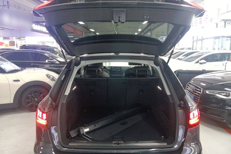 Used Audi A4 2022 allroad quattro Trunk