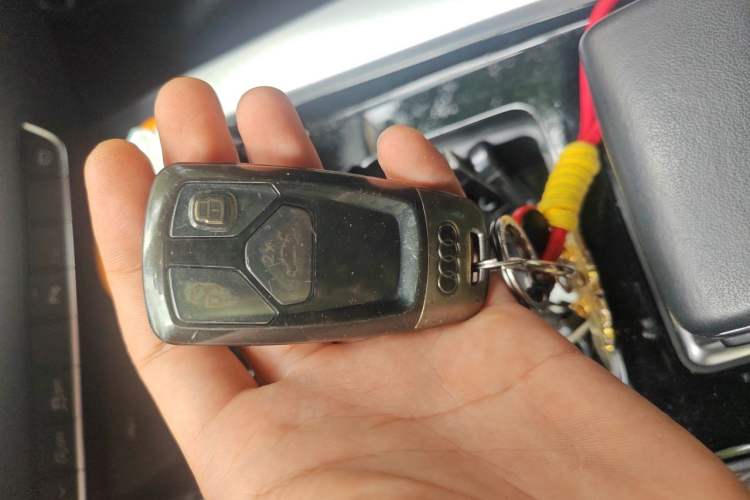 Used Audi A4 2022 Avant 40 TFSI Fashion Dynamic Model Vehicle Key