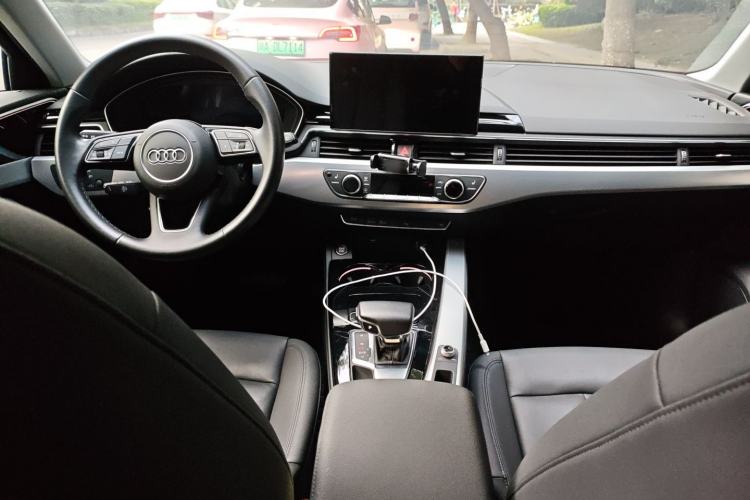 Used Audi A4 2022 Avant 40 TFSI Fashion Dynamic Model Center Console