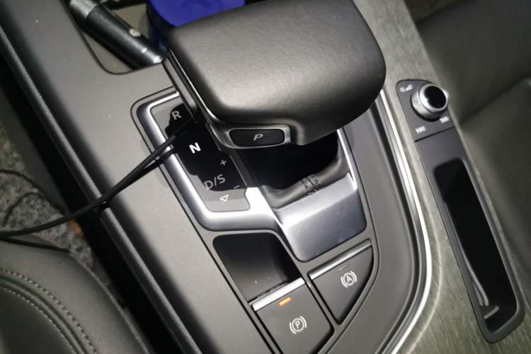 Used Audi A4 2022 allroad quattro Gear Lever