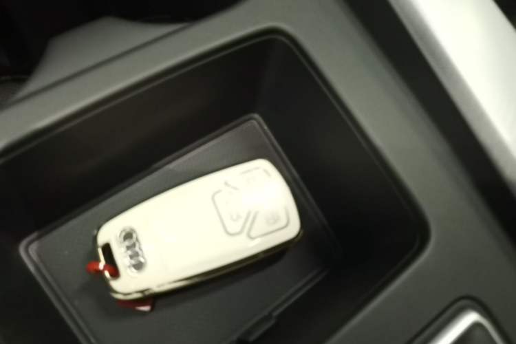 Used Audi A4 2022 Avant 40 TFSI Fashion Dynamic Model Vehicle Key