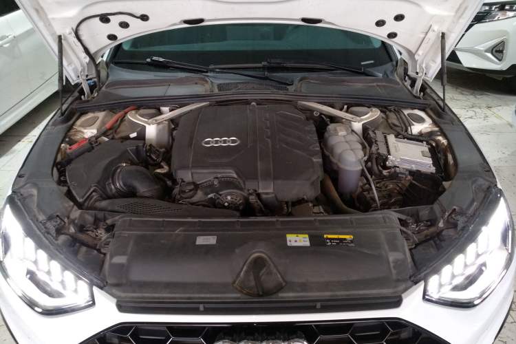 Used Audi A4 2022 Avant 40 TFSI Fashion Dynamic Model Engine Bay