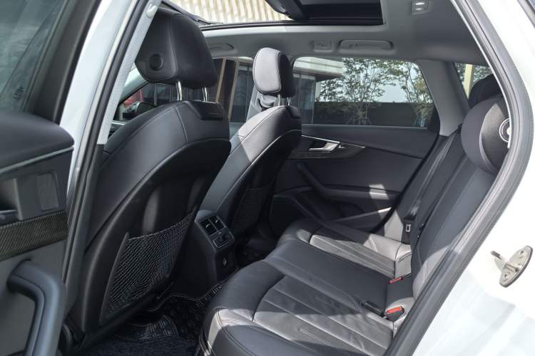 Used Audi A4 2022 Avant 40 TFSI Fashion Dynamic Model Interior 9