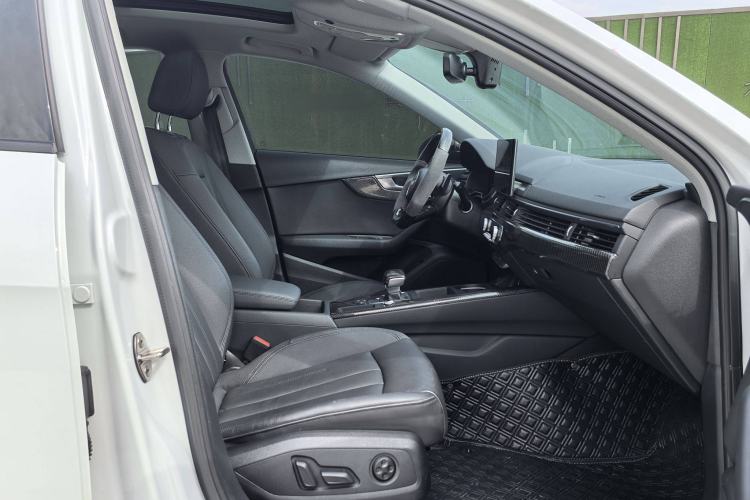 Used Audi A4 2022 Avant 40 TFSI Fashion Dynamic Model Right Front Seat