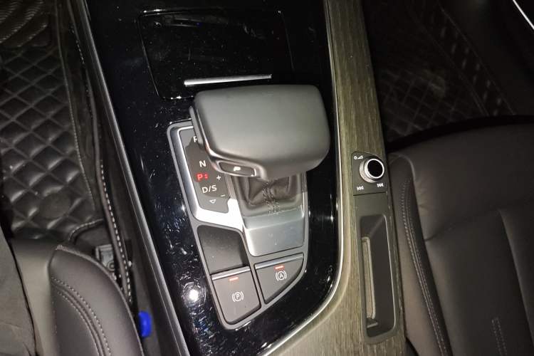 Used Audi A4 2023 allroad quattro Gear Lever