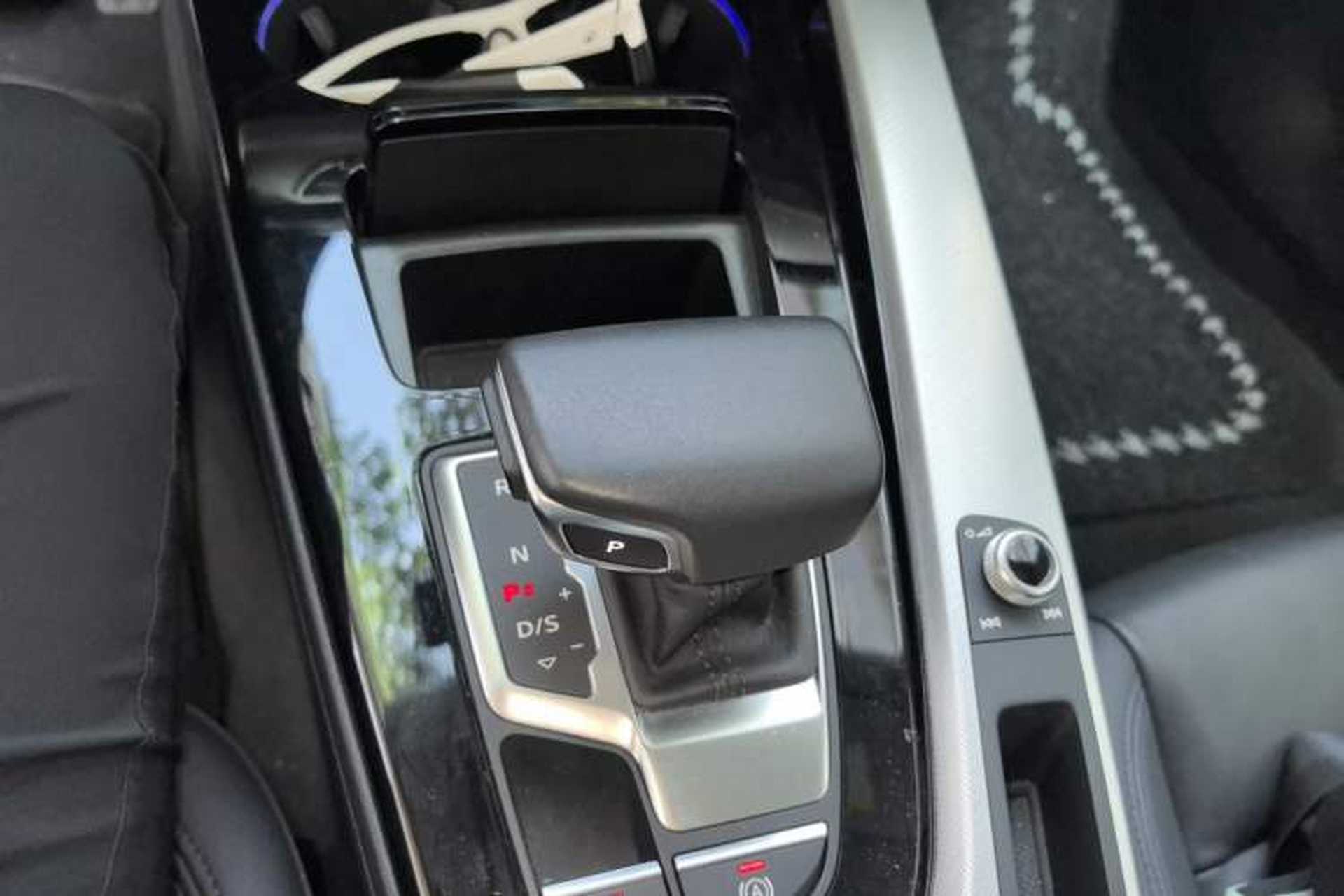 Used Audi A4 2023 Avant 40 TFSI Fashionable and Dynamic Model Gear Lever