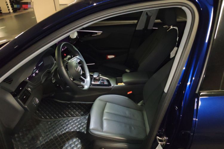Used Audi A4 2023 allroad quattro Left Front Seat
