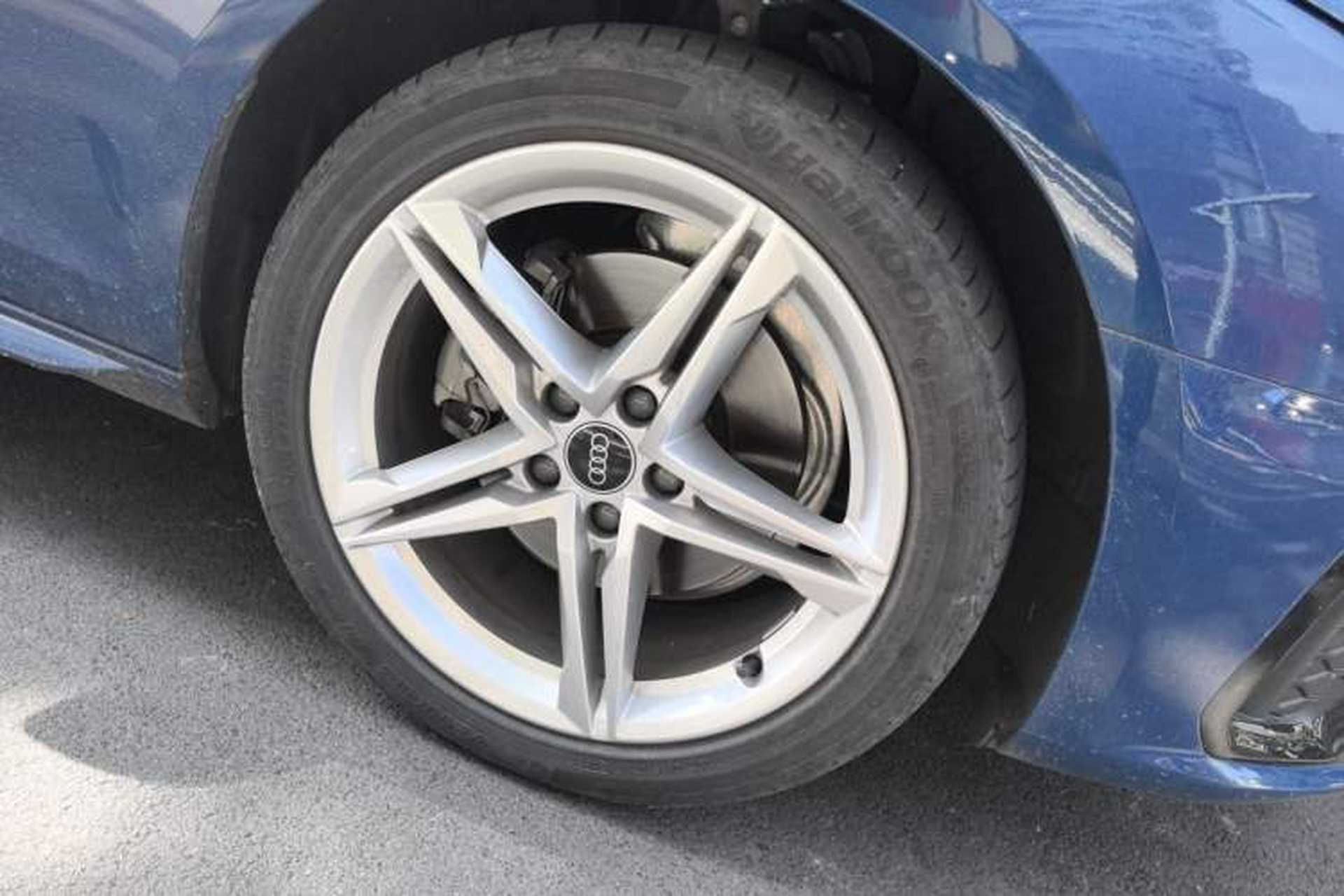 Used Audi A4 2023 Avant 40 TFSI Fashionable and Dynamic Model Right Front Wheel Hub