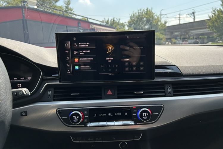 Used Audi A4 2023 Avant 40 TFSI Fashionable and Dynamic Model Interior 3