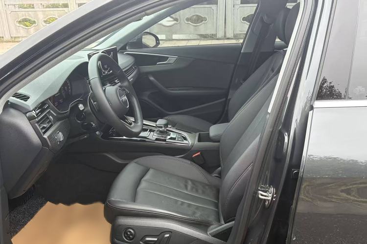 Used Audi A4 2023 allroad quattro Interior 3