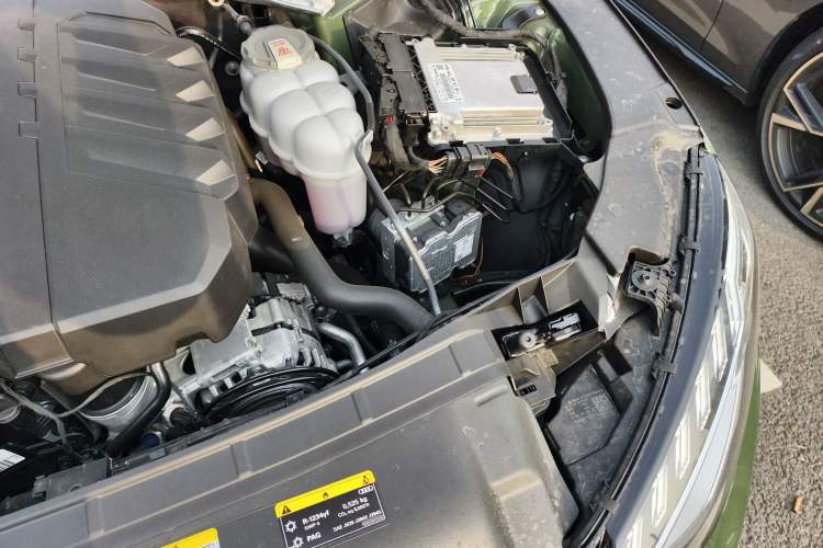 Used Audi A4 2023 Avant 40 TFSI Fashionable and Dynamic Model Engine Bay Left