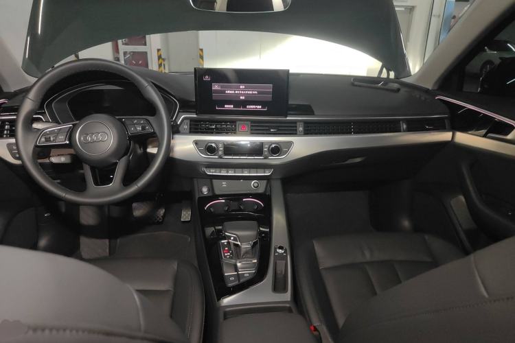 Used Audi A4 2023 Avant 40 TFSI Fashionable and Dynamic Model Center Console