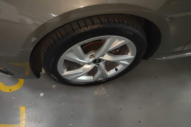 Used Audi A4 2023 Avant 40 TFSI Fashionable and Dynamic Model Left Front Wheel Hub