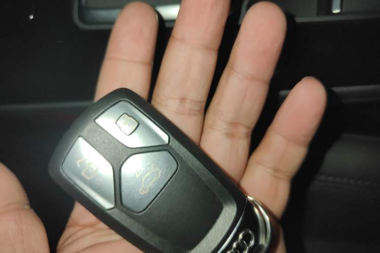 Used Audi A4 2023 Avant 40 TFSI Fashionable and Dynamic Model Vehicle Key