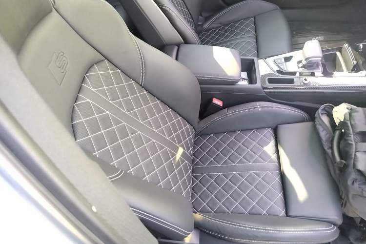 Used Audi A4 2023 allroad quattro Right Front Seat