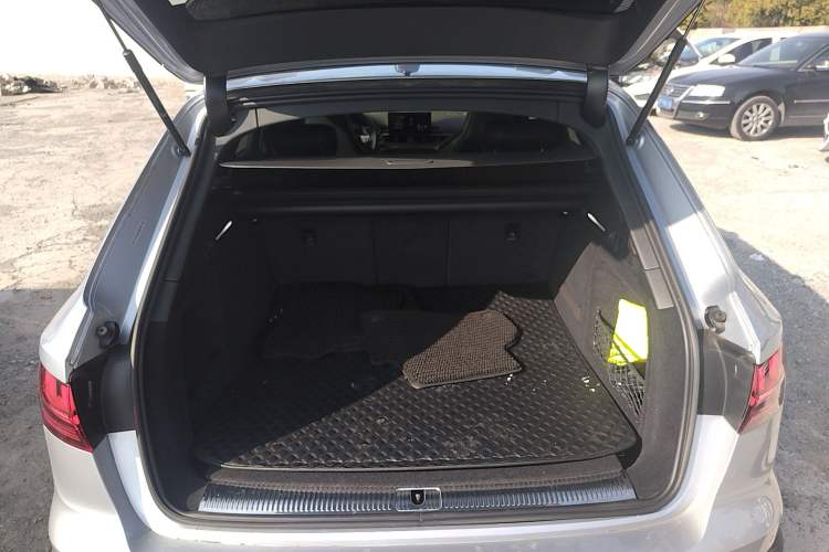 Used Audi A4 2023 allroad quattro Trunk