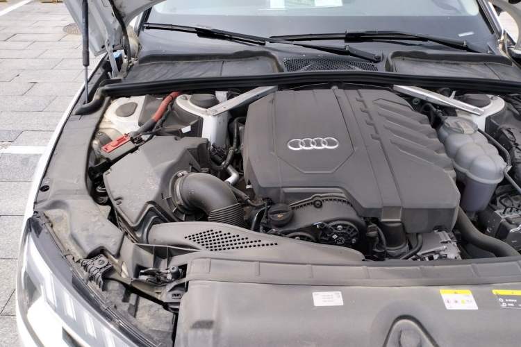 Used Audi A4 2023 Avant 40 TFSI Fashionable and Dynamic Model Engine Bay Right