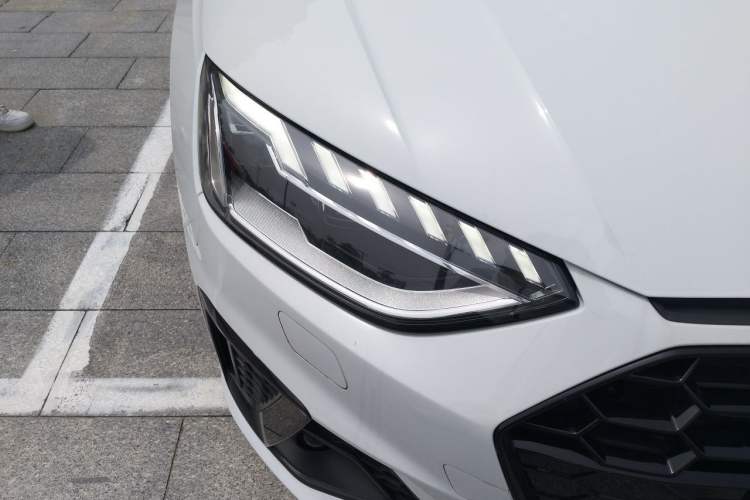 Used Audi A4 2023 Avant 40 TFSI Fashionable and Dynamic Model Right Front Headlight