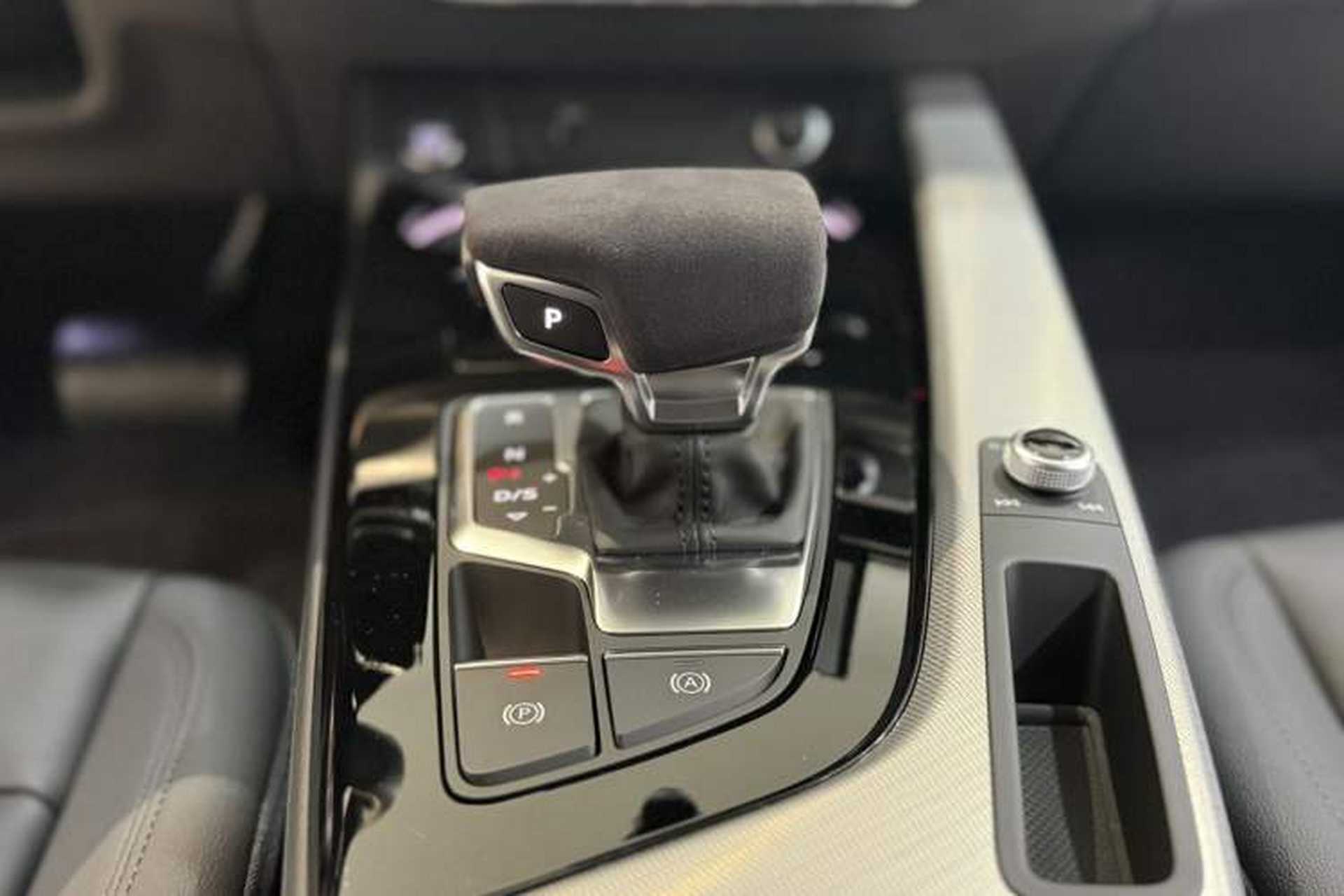 Used Audi A4 2024 Avant 40 TFSI Fashion Sport Model Interior 3