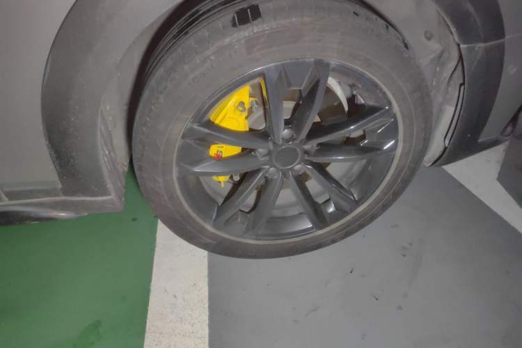 Used Audi A4 2024 allroad quattro 45 TFSI Right Front Wheel Hub