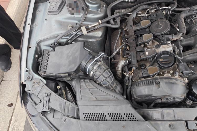 Used Audi A4L 2009 2.0 TFSI Technology Edition Engine Bay Right