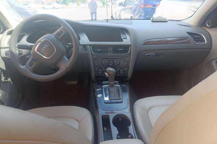 Used Audi A4L 2009 2.0 TFSI Luxury Model Center Console