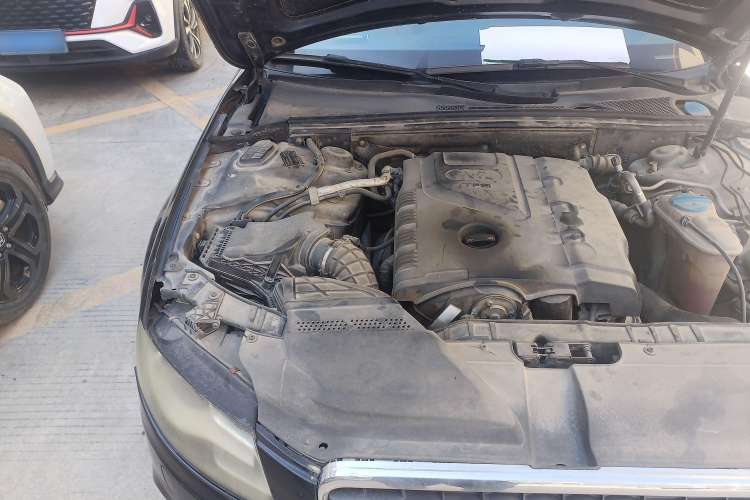 Used Audi A4L 2009 2.0 TFSI Luxury Model Engine Bay Right
