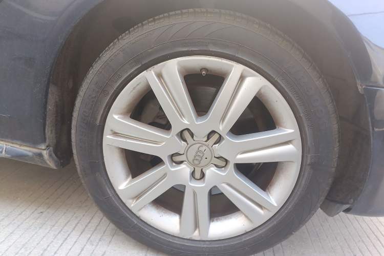 Used Audi A4L 2009 2.0 TFSI Luxury Model Right Front Wheel Hub