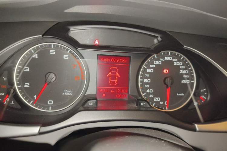 Used Audi A4L 2009 2.0 TFSI Standard Model Instrument Cluster