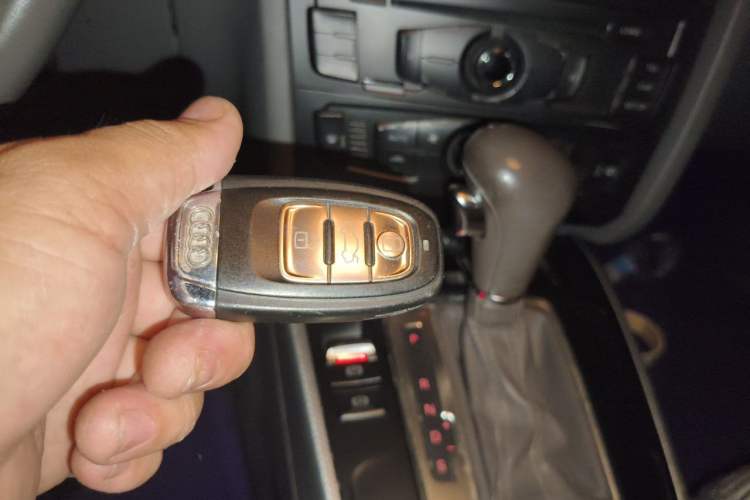 Used Audi A4L 2009 2.0 TFSI Standard Model Vehicle Key