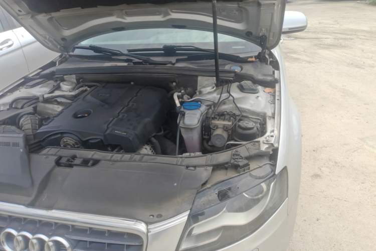 Used Audi A4L 2009 2.0 TFSI Standard Model Engine Bay Left