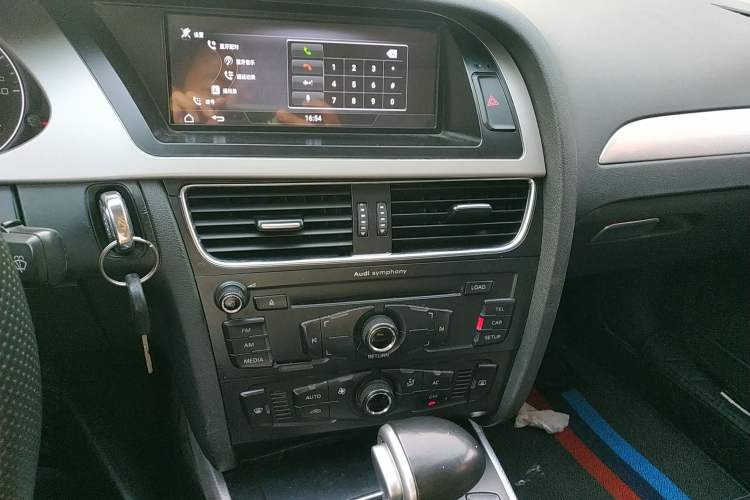 Used Audi A4L 2009 2.0 TFSI Standard Model Audio And AC Panel