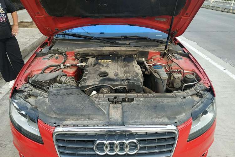 Used Audi A4L 2009 2.0 TFSI Standard Model Engine Bay