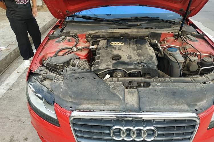 Used Audi A4L 2009 2.0 TFSI Standard Model Engine Bay Right