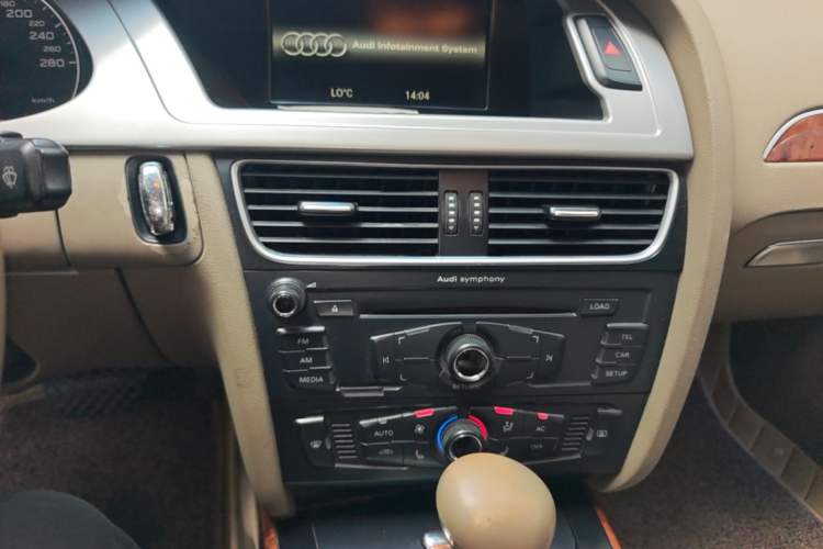 Used Audi A4L 2009 2.0 TFSI Comfort Model Audio And AC Panel