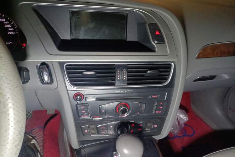 Used Audi A4L 2009 2.0 TFSI Comfort Model Audio And AC Panel