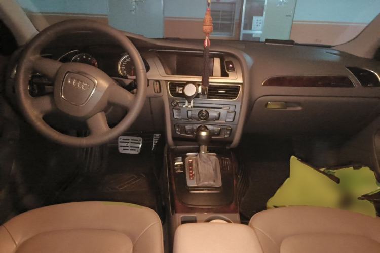 Used Audi A4L 2009 2.0 TFSI Standard Model Center Console