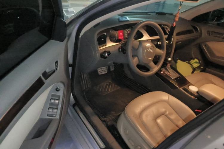 Used Audi A4L 2009 2.0 TFSI Standard Model Driver Seat