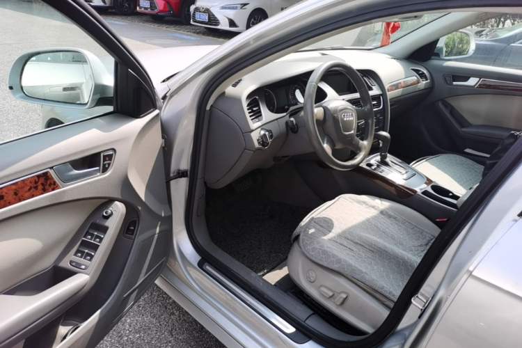 Used Audi A4L 2009 2.0 TFSI Standard Model Driver Seat